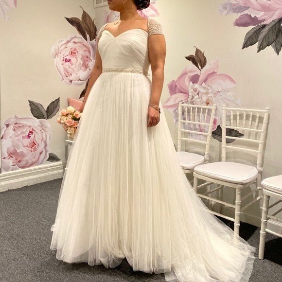 PLUS SIZE WATTERS WEDDING GOWN! - Picture 1 of 8